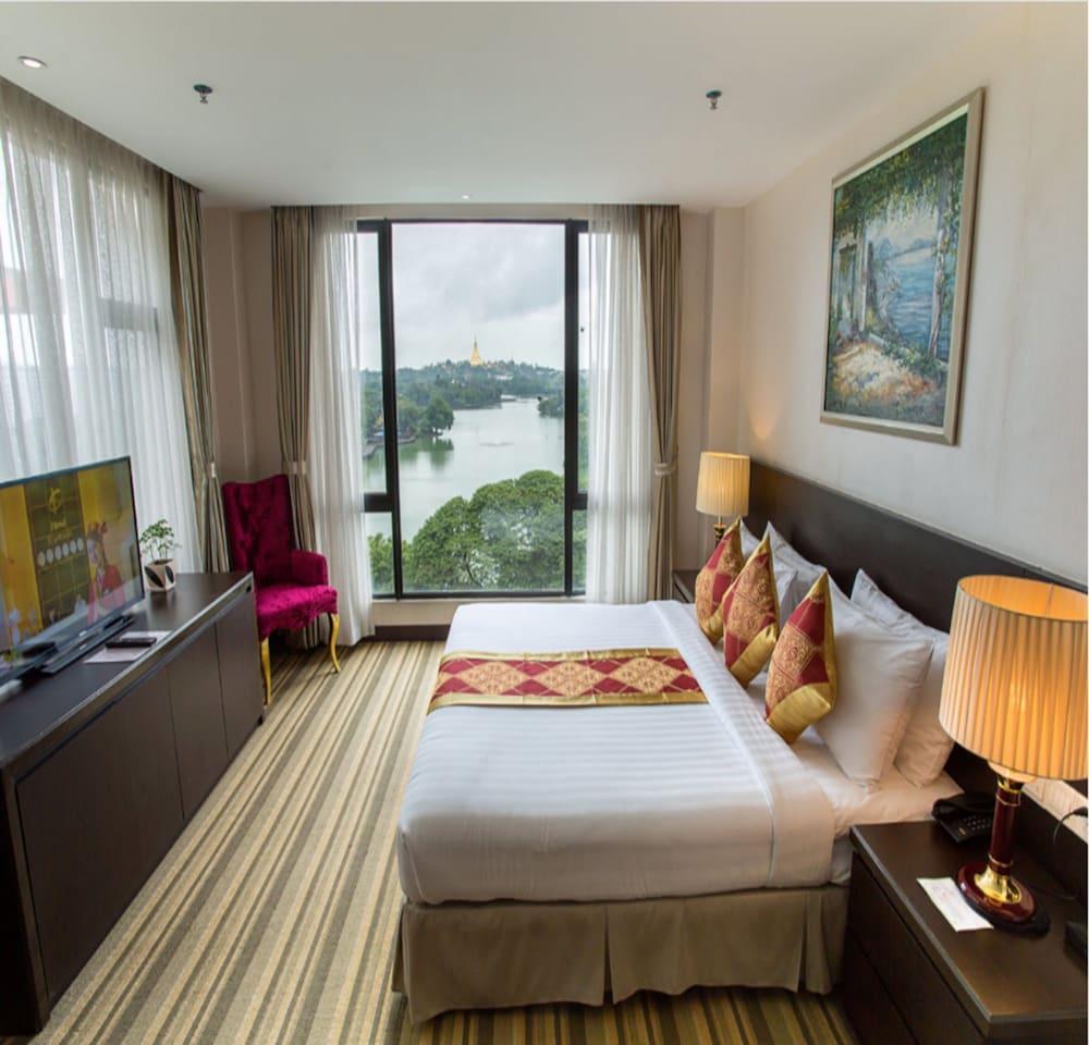 Esperado Lake View Hotel Янгон Екстериор снимка