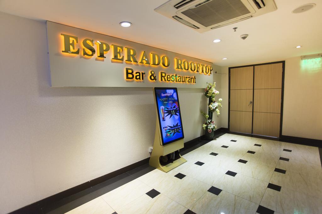 Esperado Lake View Hotel Янгон Екстериор снимка