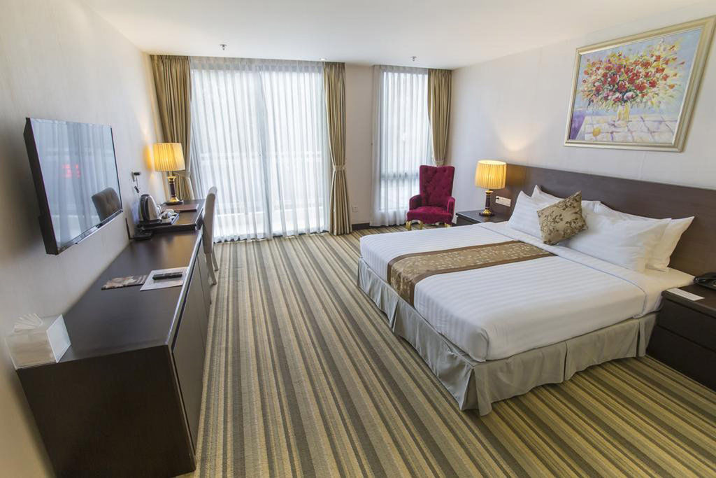 Esperado Lake View Hotel Янгон Екстериор снимка