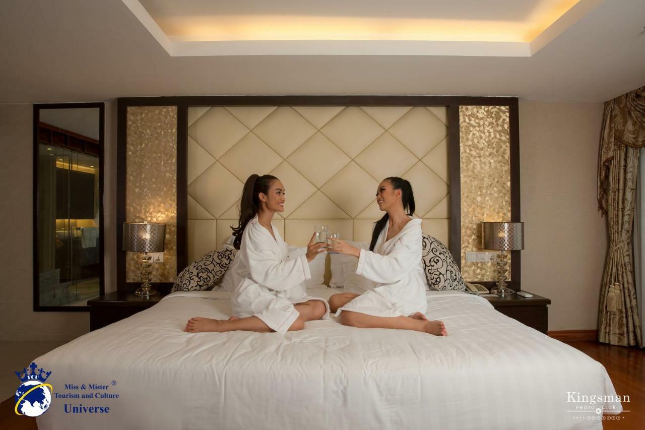 Esperado Lake View Hotel Янгон Екстериор снимка